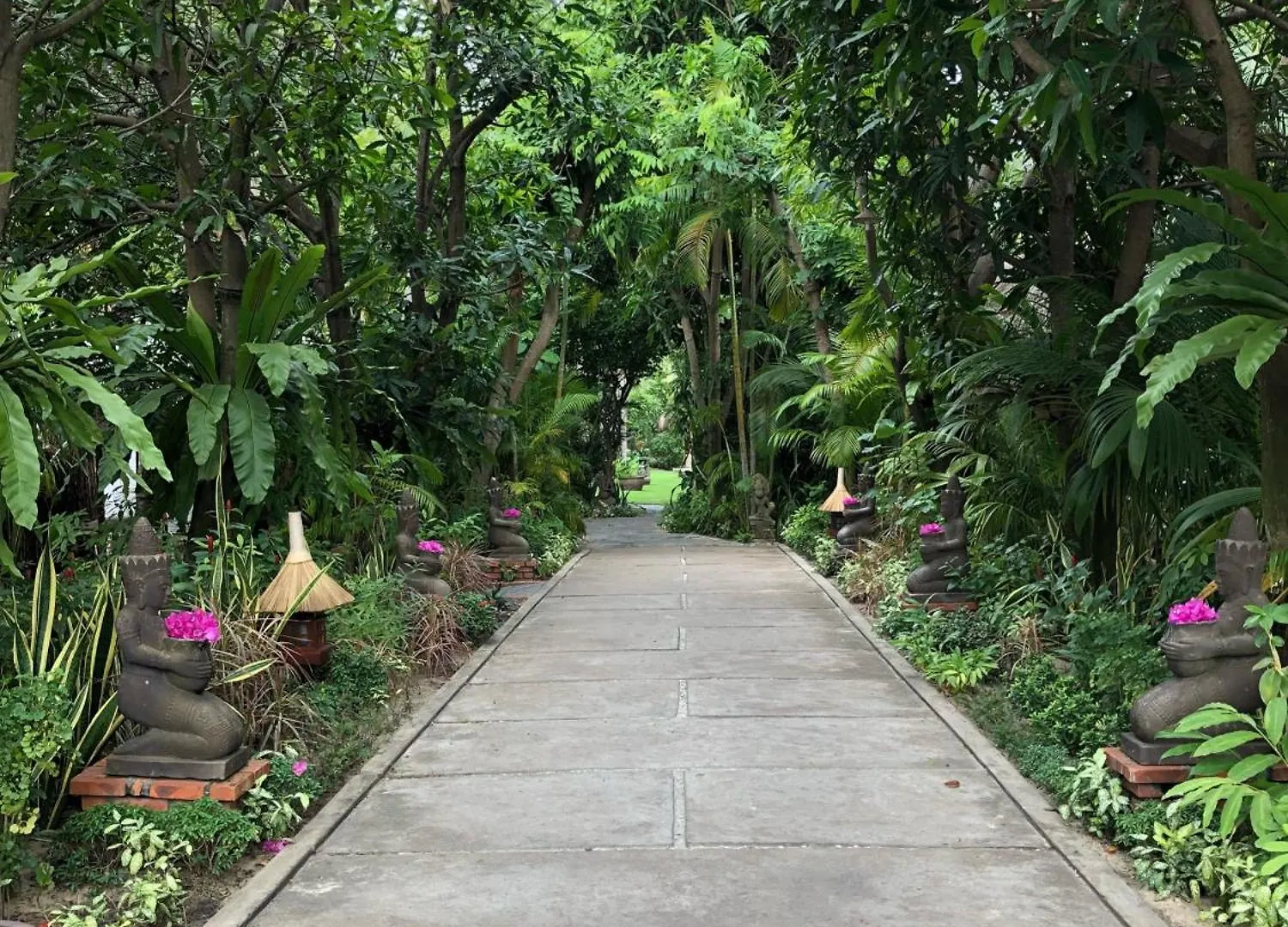 Cham Villas Resort Mui Ne 4*,